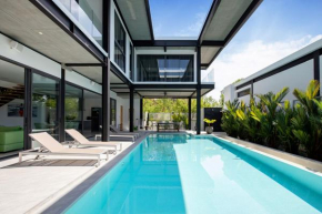 4BR Private Villa, Salt Water Pool Sunset Garden 5